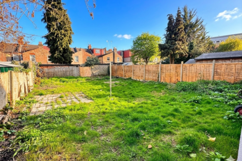 3 bedroom maisonette to rent, Headstone Road, Harrow HA1