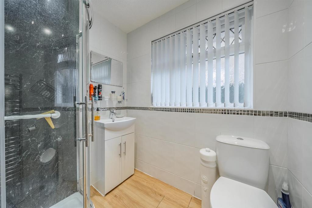 7 Chester Close-8.jpg