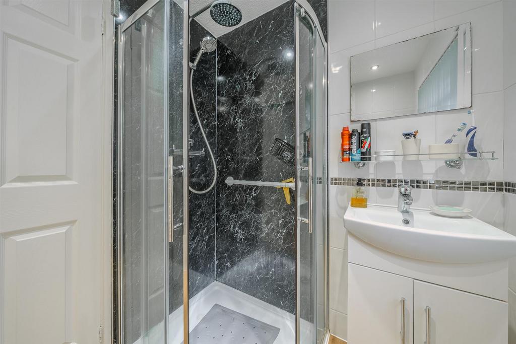 7 Chester Close-9.jpg