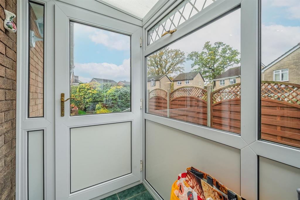 7 Chester Close-16.jpg