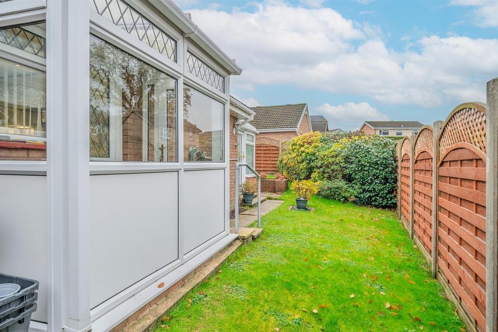 7 Chester Close-17.jpg