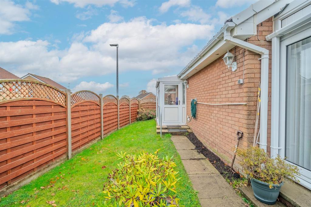 7 Chester Close-26.jpg