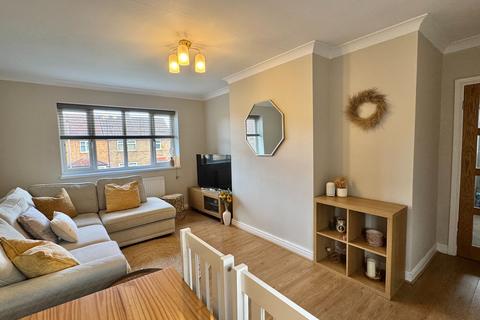 2 bedroom apartment to rent, Rowarth Road, Manchester, M23