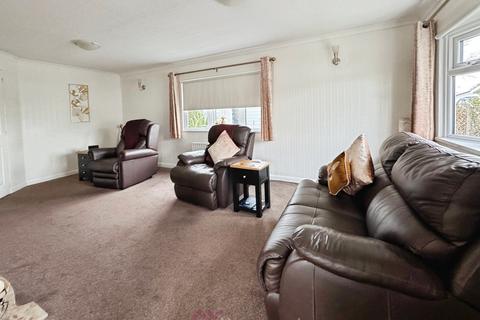 undefined, Palm Grove Court, Doncaster DN8