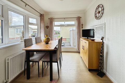 undefined, Palm Grove Court, Doncaster DN8