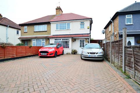 Hampshire Avenue, Slough