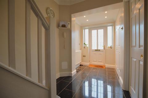 3 bedroom semi-detached house for sale, Hampshire Avenue, Slough