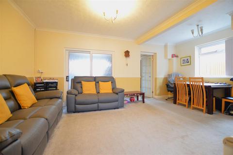 undefined, Hampshire Avenue, Slough