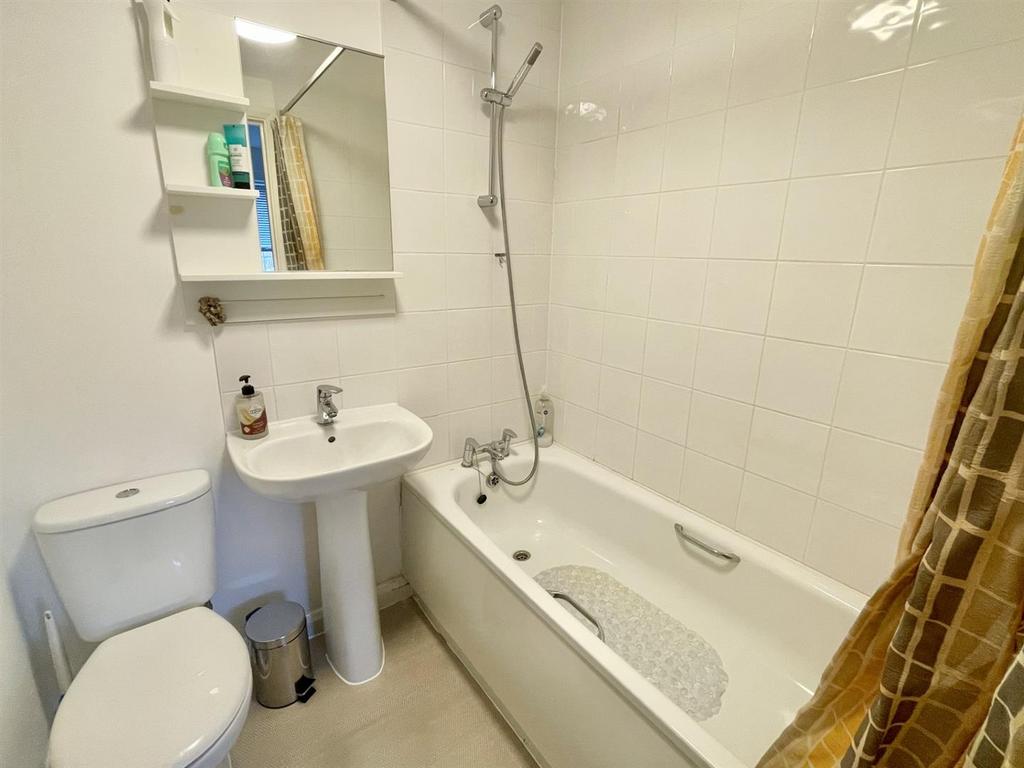Bathroom.jpg