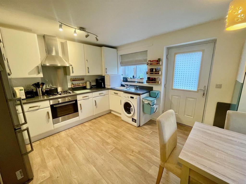 Kitchen 3.jpg