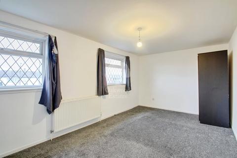 3 bedroom semi-detached house to rent, Parlaunt Road, Langley SL3