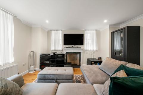 3 bedroom property to rent, Lammas Lane, Esher, KT10