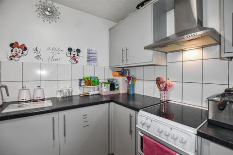 2 bedroom apartment for sale, Red Lion Lane, London