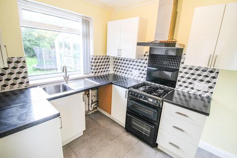 3 bedroom semi-detached house to rent, Malvern Close, Prestwich