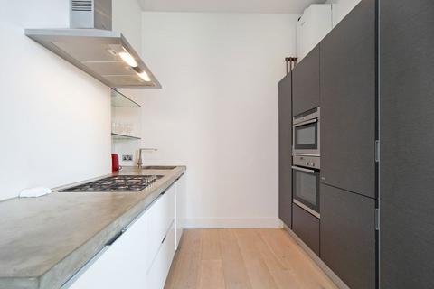 1 bedroom flat to rent, Airlie Gardens, London W8