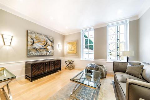 3 bedroom terraced house to rent, Culross Street, Mayfair, London, W1K