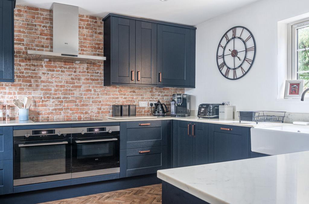 1374106-17-6903c7...