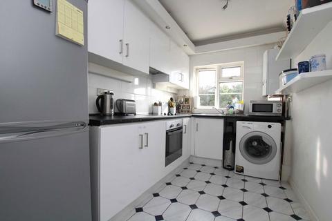 undefined, Hampton Road, Twickenham TW2