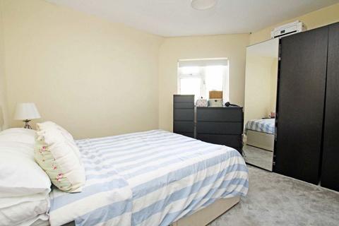 undefined, Hampton Road, Twickenham TW2