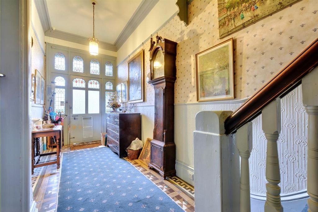 Entrance Hall 2.jpeg