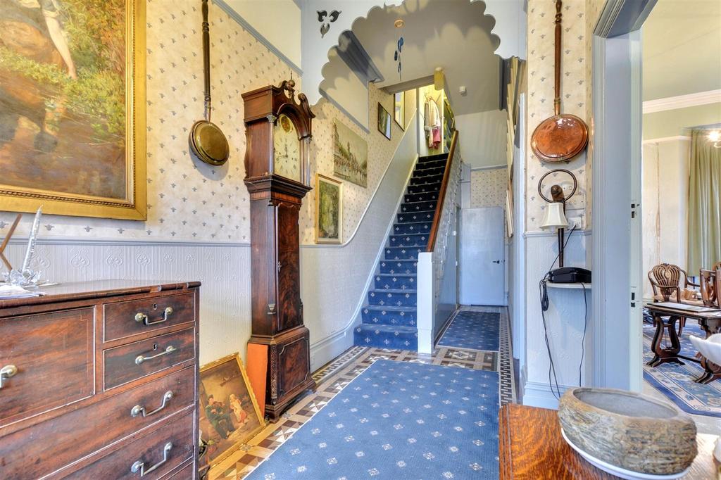 Entrance Hall 1.jpeg