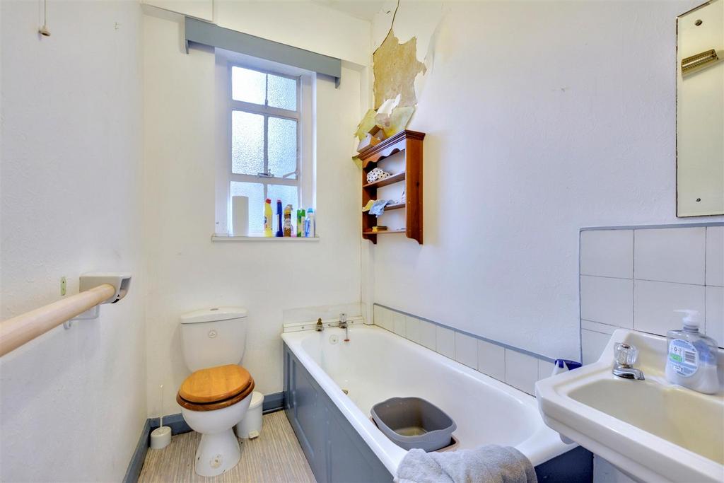 Bathroom.jpeg