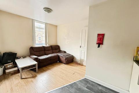 3 bedroom terraced house to rent, Davenport Avenue, Manchester, Greater Manchester, M20
