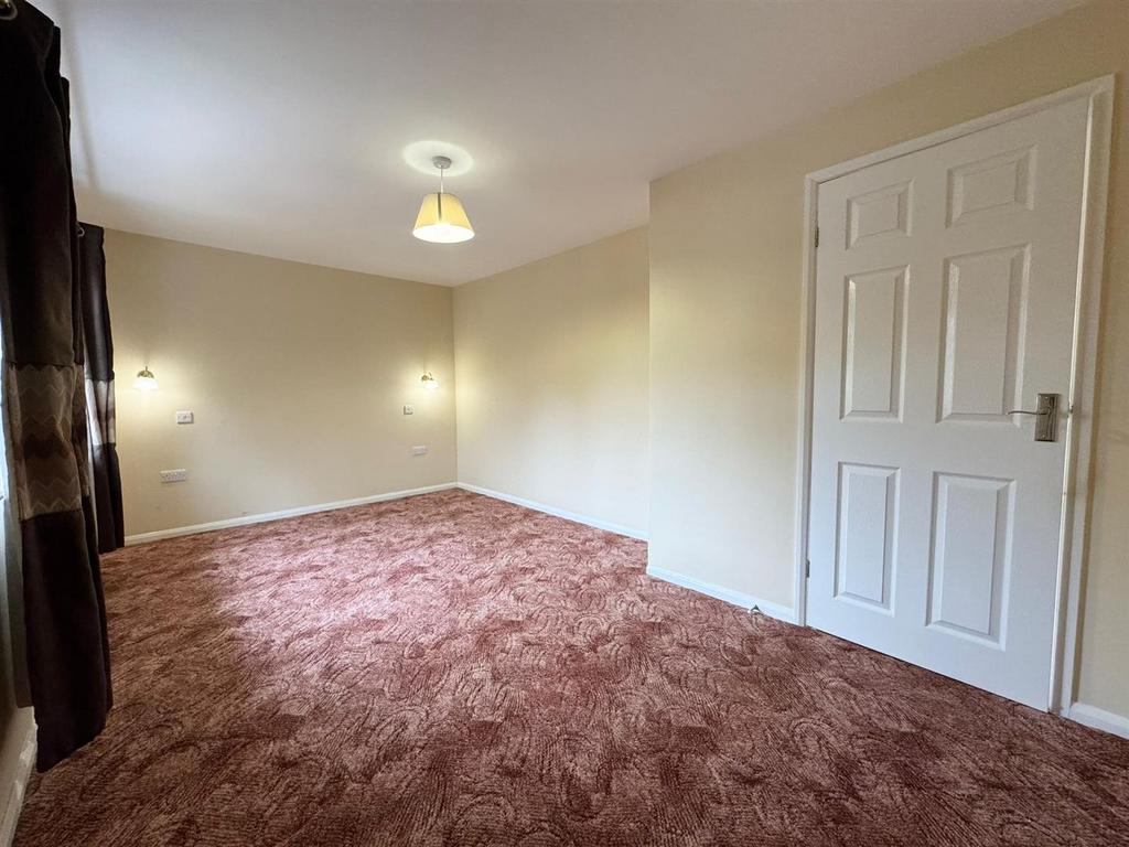 Bedroom 1.jpg