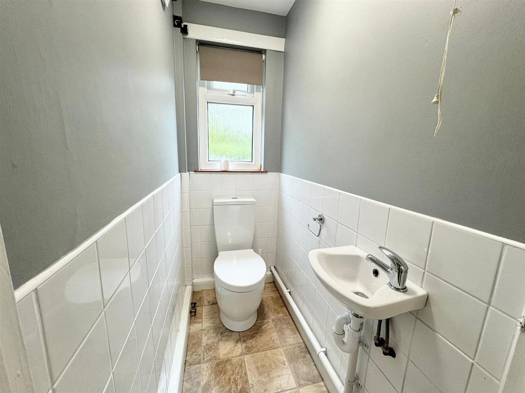 Toilet.jpg