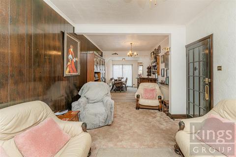 3 bedroom end of terrace house for sale, Chestnut Road, Enfield