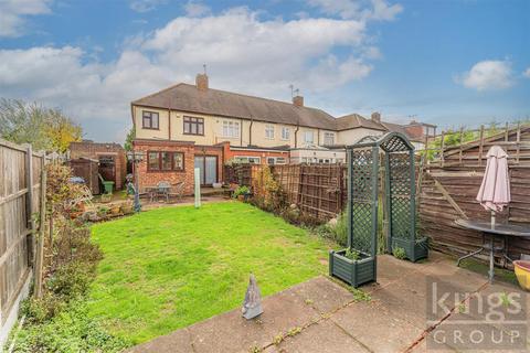 3 bedroom end of terrace house for sale, Chestnut Road, Enfield