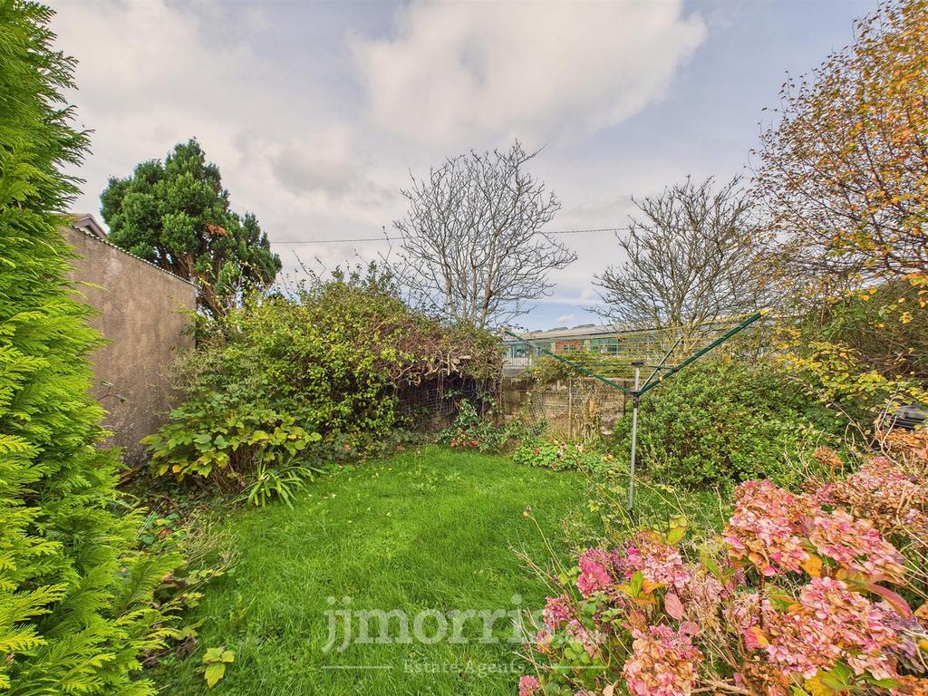 CAM02122 G0-PR0387-STILL028.jpg