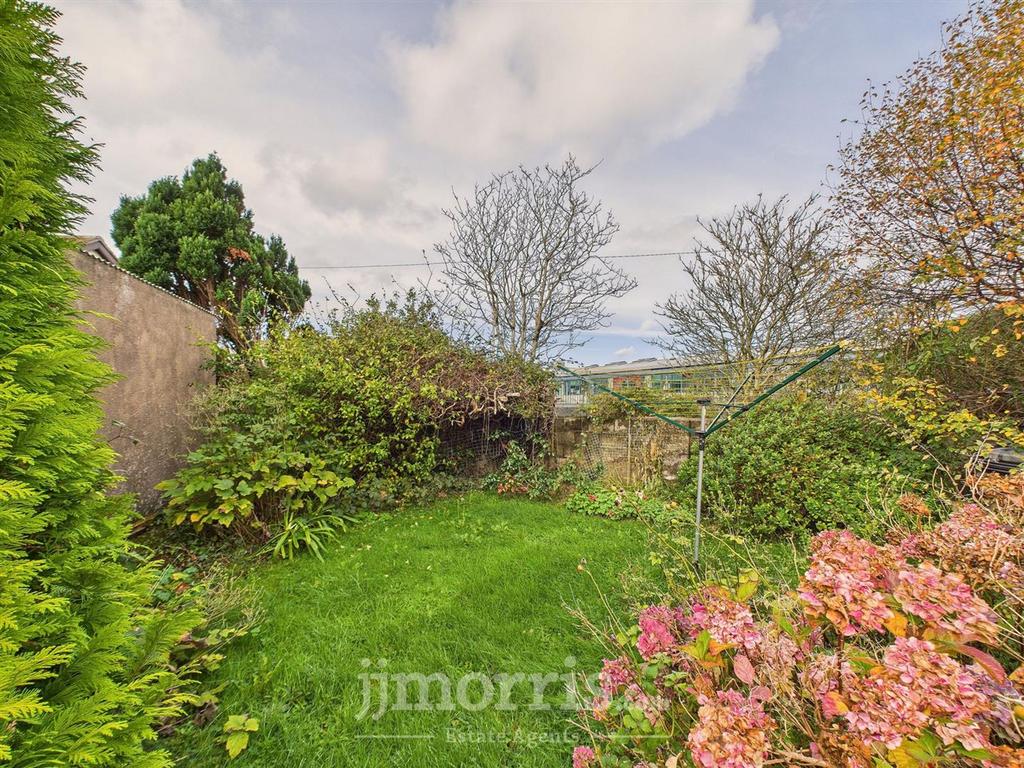 CAM02122 G0-PR0387-STILL028.jpg