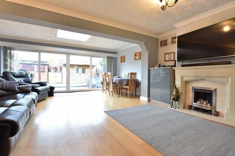 undefined, Avondale Close, Kingswinford DY6