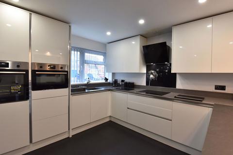 undefined, Avondale Close, Kingswinford DY6
