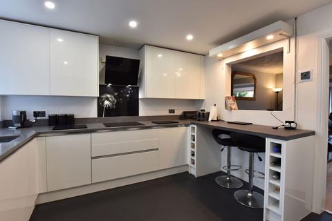 undefined, Avondale Close, Kingswinford DY6
