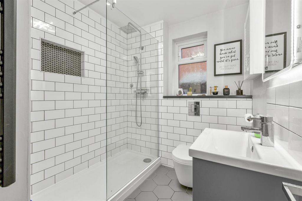 18 Flitcroft Lea, HP13 5 LE-11.jpg