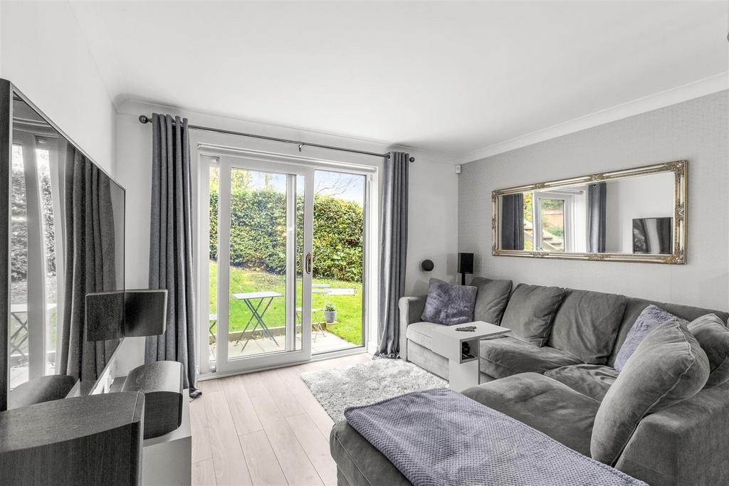 18 Flitcroft Lea, HP13 5 LE-1.jpg