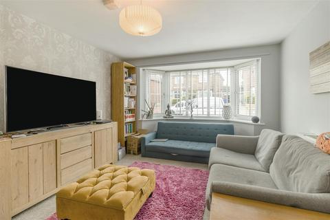 3 bedroom semi-detached house for sale, Derwent Avenue, Mansfield