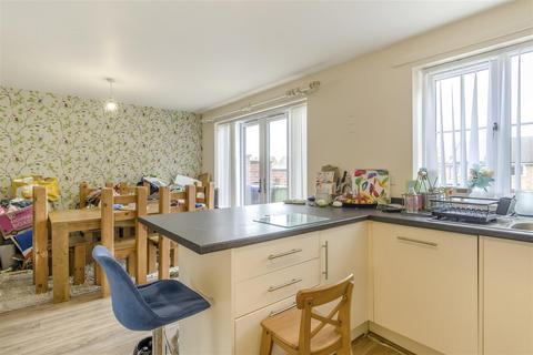 3 bedroom semi-detached house for sale, Derwent Avenue, Mansfield