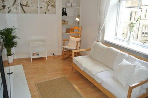 2 bedroom flat to rent, Rodney Street, New Town, Edinburgh