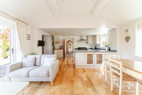 5 bedroom detached house for sale, Charming period residence set within the rural hamlet of Aldwick