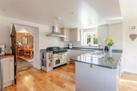 5 bedroom detached house for sale, Charming period residence set within the rural hamlet of Aldwick