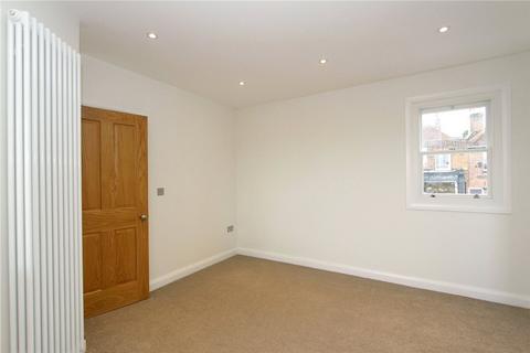 undefined, High Street, Kings Langley, WD4