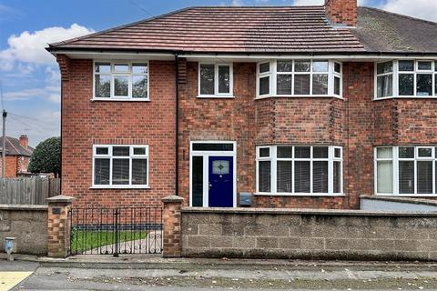 4 bedroom semi-detached house for sale, Elm Avenue, Newark
