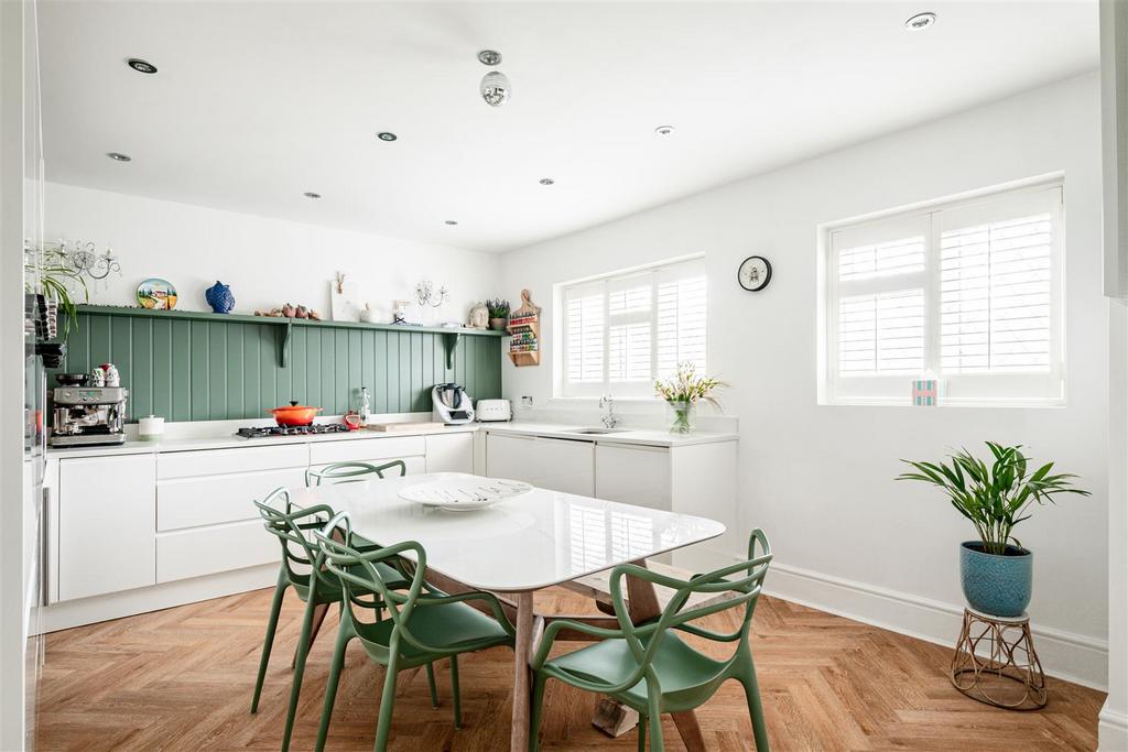 Hatch Close-1.jpg