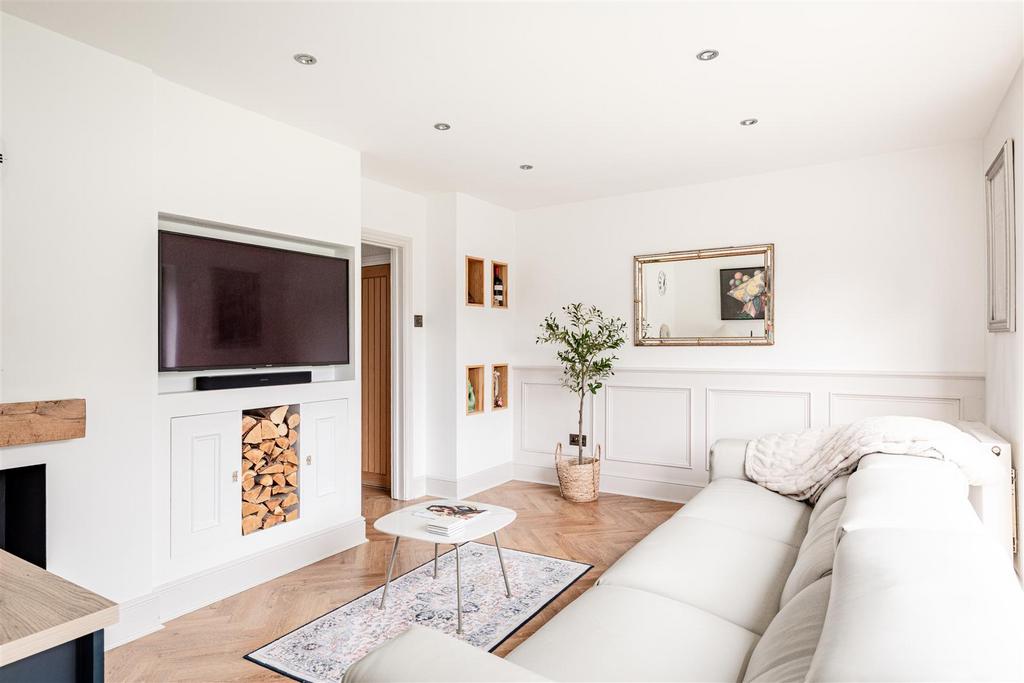 Hatch Close-17.jpg