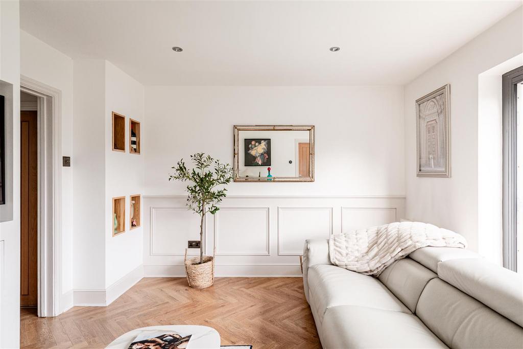 Hatch Close-19.jpg