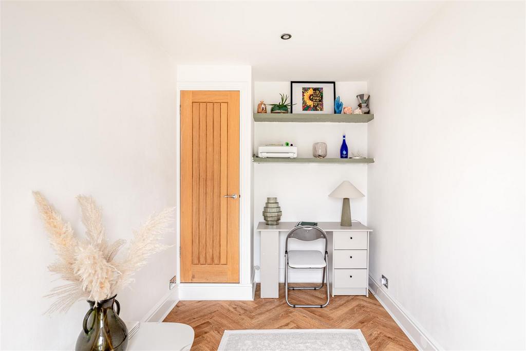 Hatch Close-23.jpg