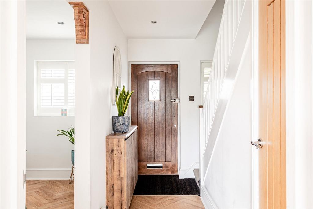 Hatch Close-21.jpg
